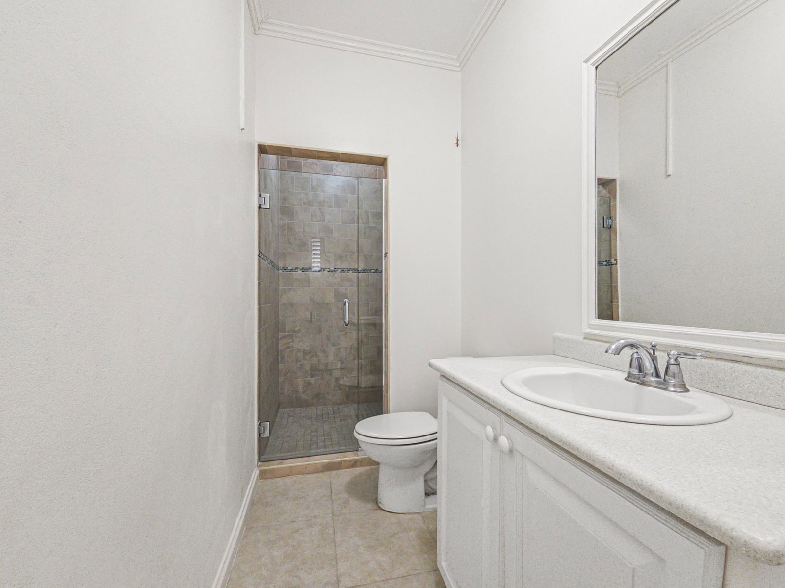 Luxury-4-Bedroom-House-for-Rent-in-Jacks-Hill-Kingston-11-Persimmon-Ave Fifth image of 11 Persimmon Avenue in Kingston 6, St. Andrew, Jamaica - property is For Rent