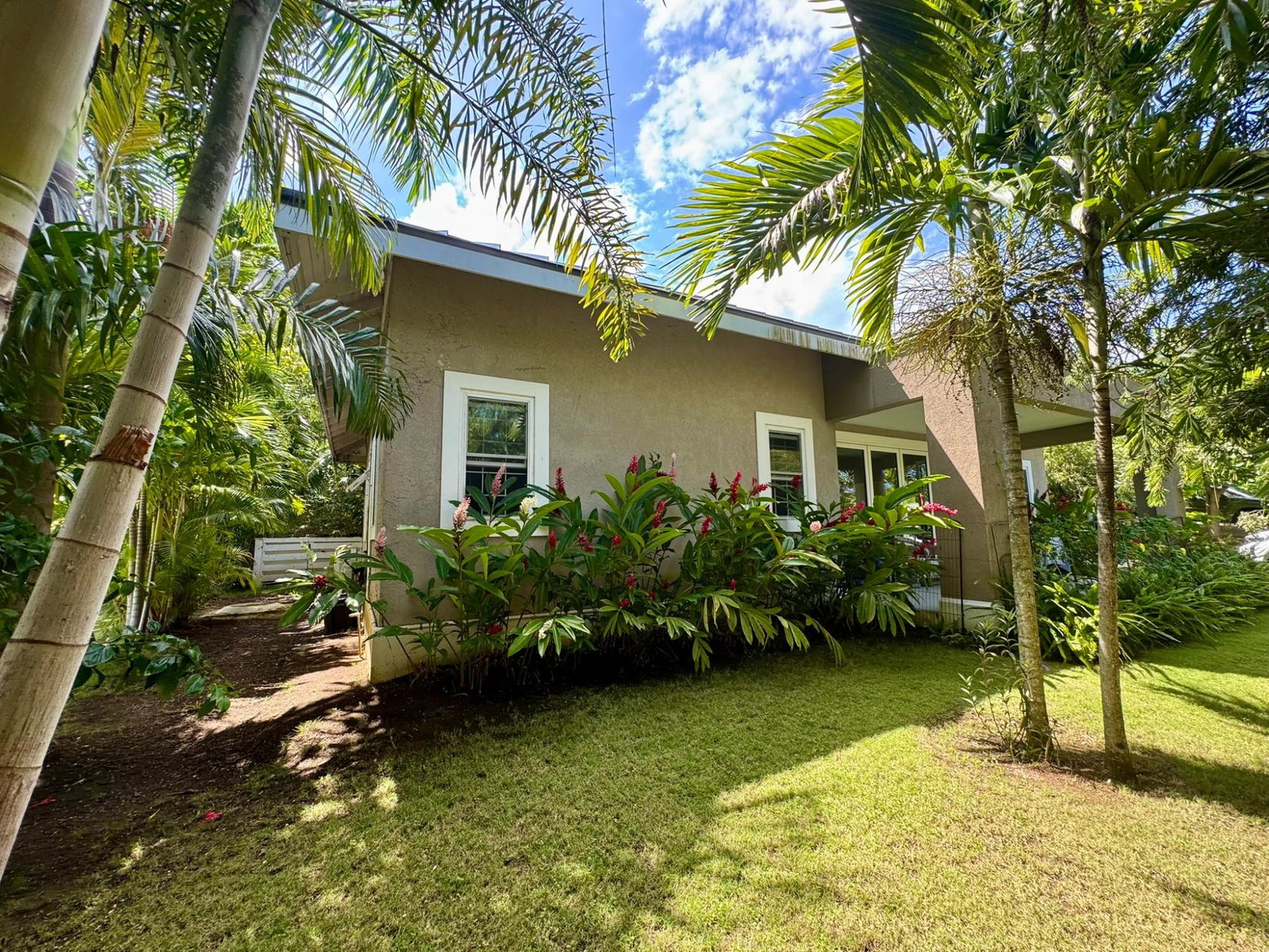 Luxury-4-Bedroom-House-for-Rent-in-Tara-Estates-Montego-Bay-St.-James Second image of 25 Tara Estates in Reading, St. James, Jamaica - property is For Rent