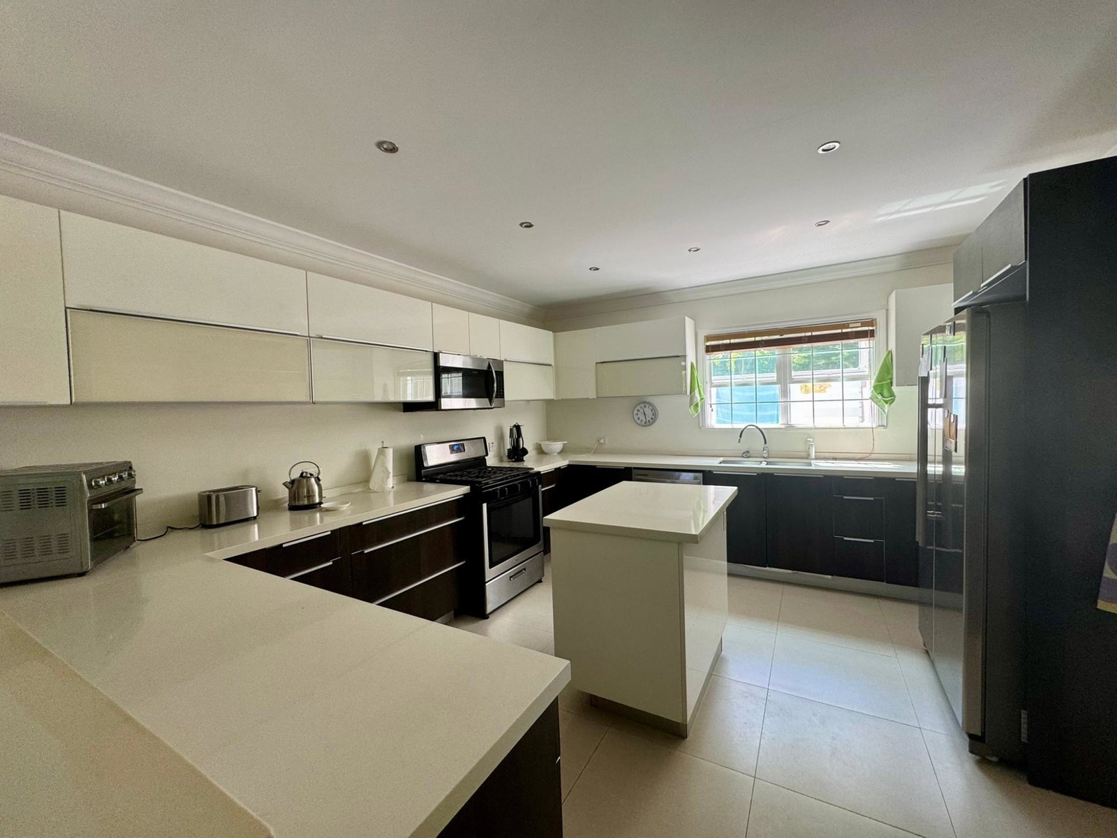 Luxury-4-Bedroom-House-for-Rent-in-Tara-Estates-Montego-Bay-St.-James Nineteenth image of 25 Tara Estates in Reading, St. James, Jamaica - property is For Rent