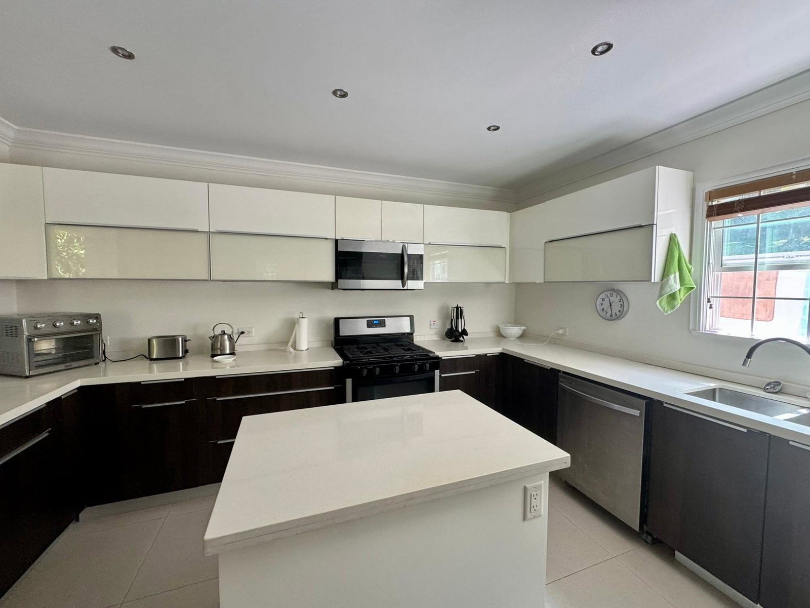 Luxury-4-Bedroom-House-for-Rent-in-Tara-Estates-Montego-Bay-St.-James Twenty-First image of 25 Tara Estates in Reading, St. James, Jamaica - property is For Rent