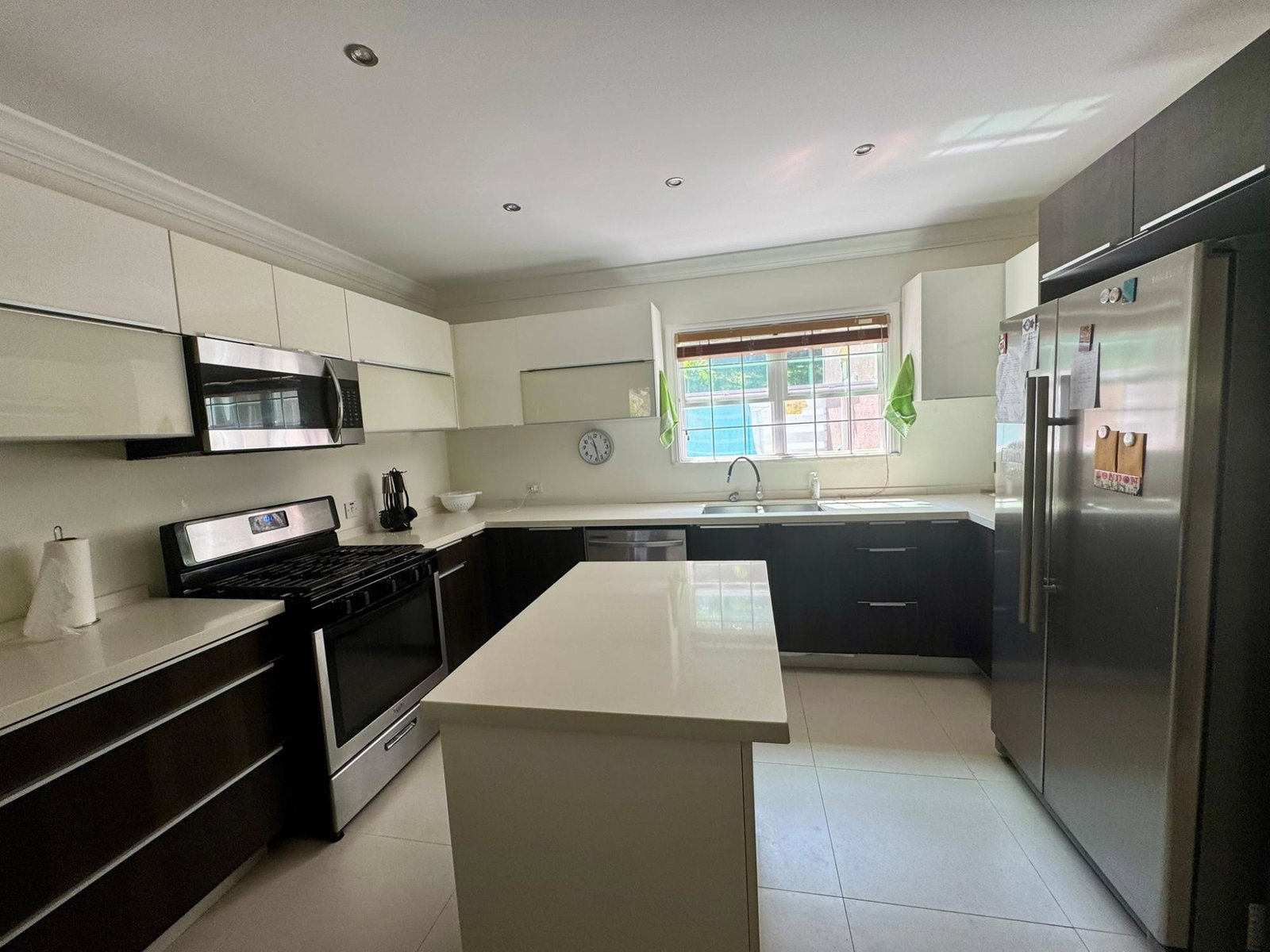 Luxury-4-Bedroom-House-for-Rent-in-Tara-Estates-Montego-Bay-St.-James Twenty-Second image of 25 Tara Estates in Reading, St. James, Jamaica - property is For Rent