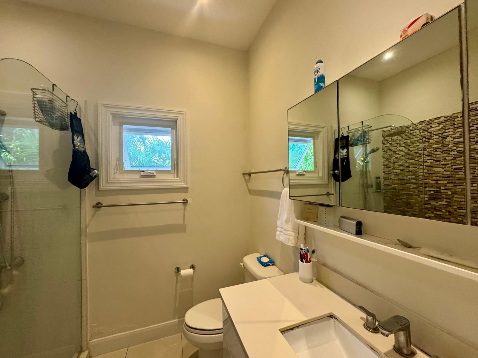 Luxury-4-Bedroom-House-for-Rent-in-Tara-Estates-Montego-Bay-St.-James Twenty-Eighth image of 25 Tara Estates in Reading, St. James, Jamaica - property is For Rent