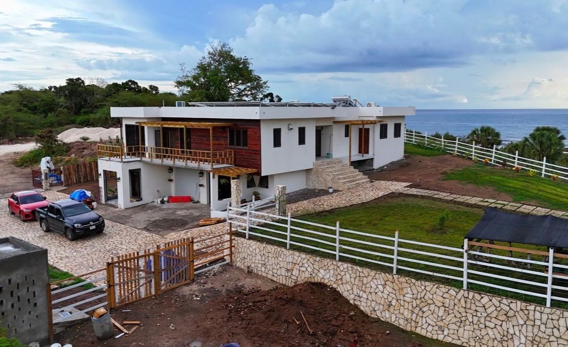 Second image of Billys Bay Treasure Beac in Treasure Beach, St. Elizabeth, Jamaica - property is For Sale