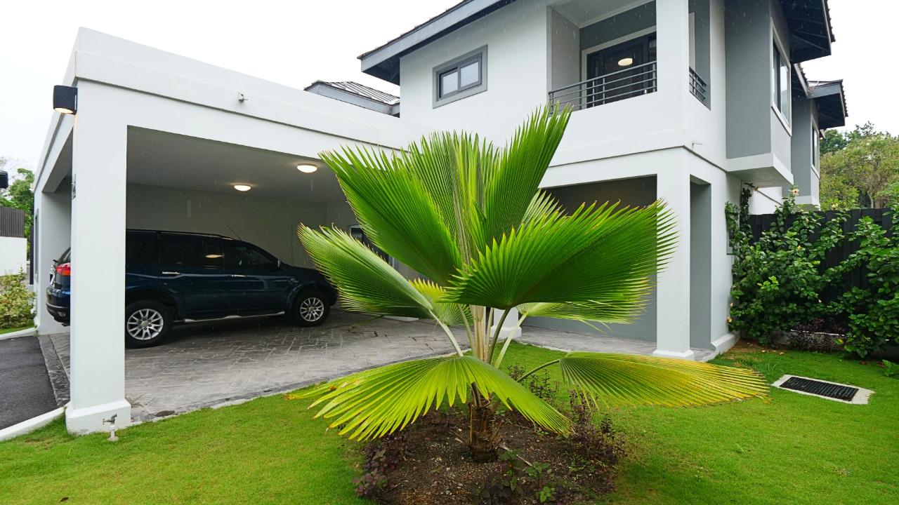 Fifth image of B8-25-27 Millsborough Avenue in Kingston 6, St. Andrew, Jamaica - property is For Rent