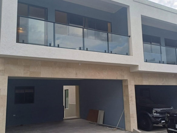 First image of 11-5 Farringdon Heights, Kings in Kingston 6, St. Andrew, Jamaica - property is For Sale