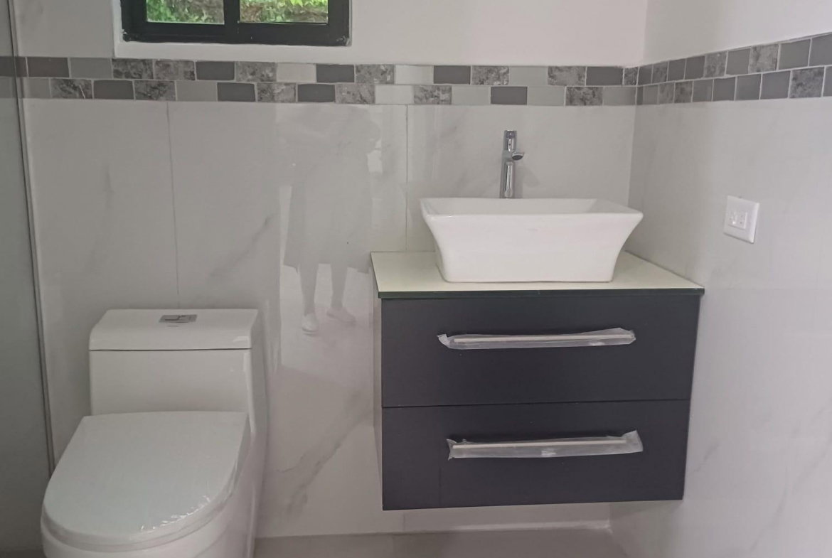 Seventh image of 11-5 Farringdon Heights, Kings in Kingston 6, St. Andrew, Jamaica - property is For Sale