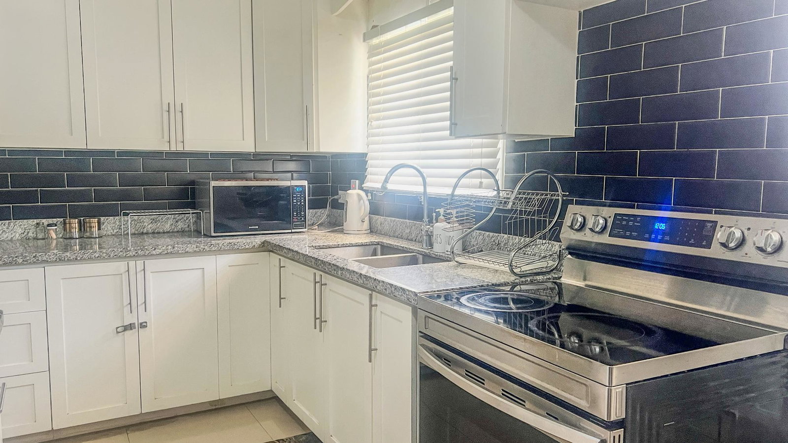 Seventh image of 4 Farewell av 4 Casa Zoelle in Kingston 19, St. Andrew, Jamaica - property is For Sale