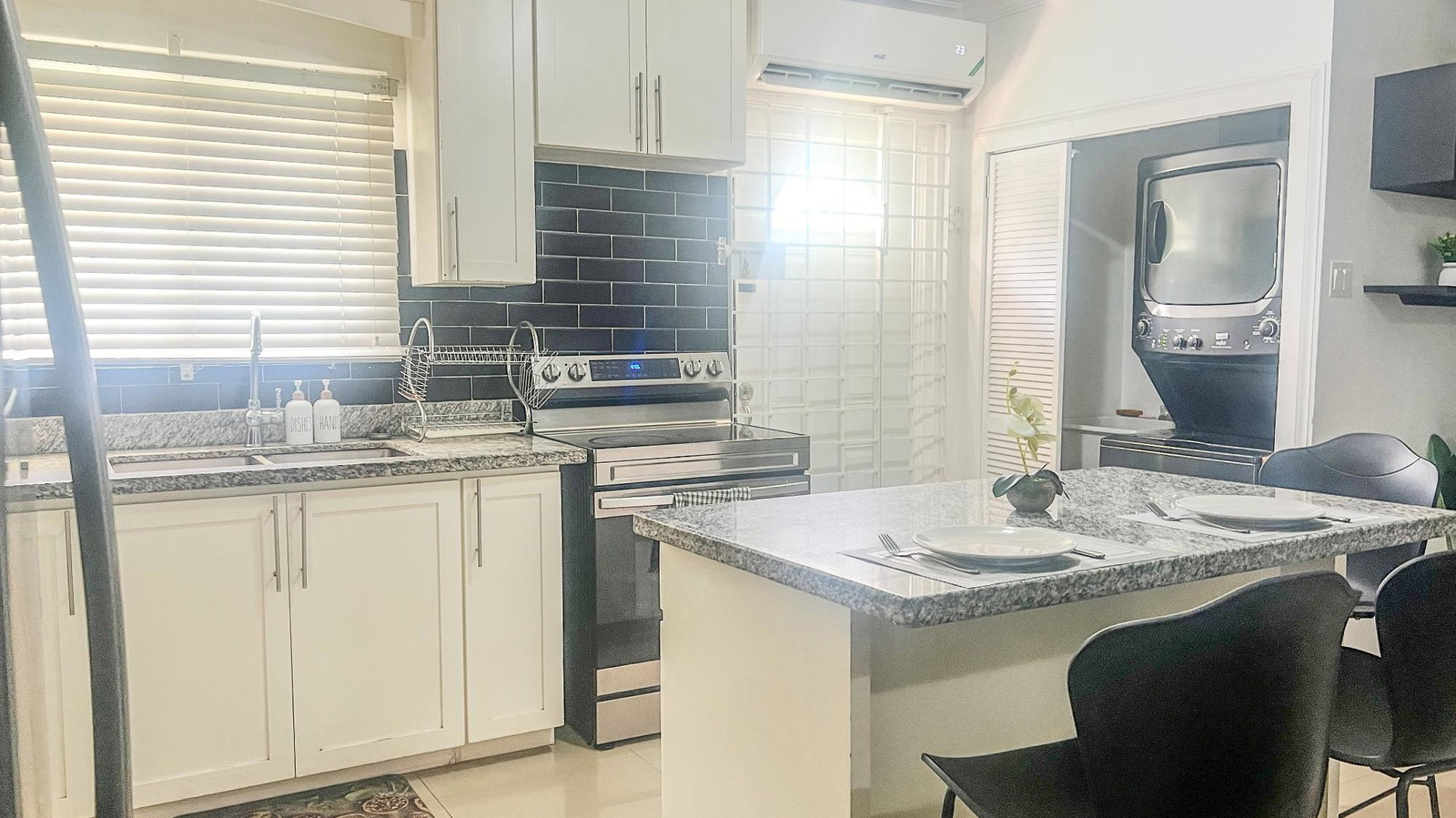 Ninth image of 4 Farewell av 4 Casa Zoelle in Kingston 19, St. Andrew, Jamaica - property is For Sale
