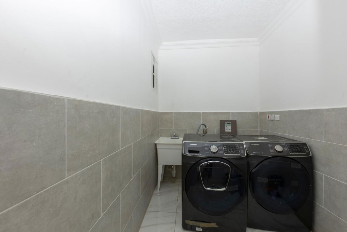 Fourteenth image of 220 Red Hills Road in Kingston 19, St. Andrew, Jamaica - property is For Rent