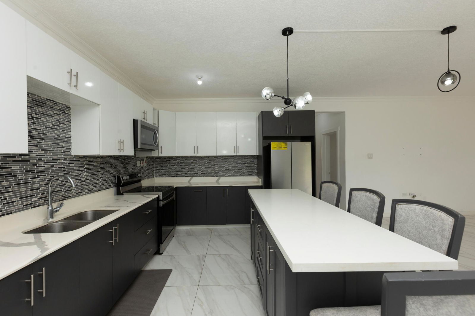 Third image of 220 Red Hills Road in Kingston 19, St. Andrew, Jamaica - property is For Rent