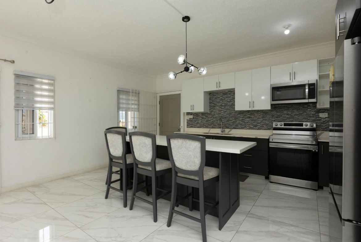 Sixth image of 220 Red Hills Road in Kingston 19, St. Andrew, Jamaica - property is For Rent