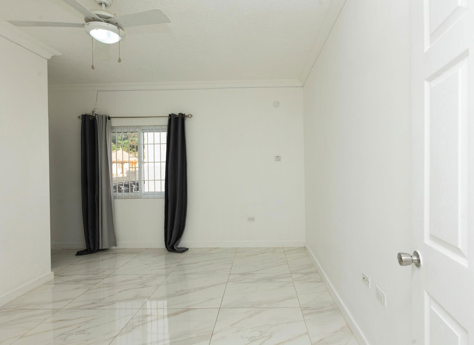 Eighth image of 220 Red Hills Road in Kingston 19, St. Andrew, Jamaica - property is For Rent