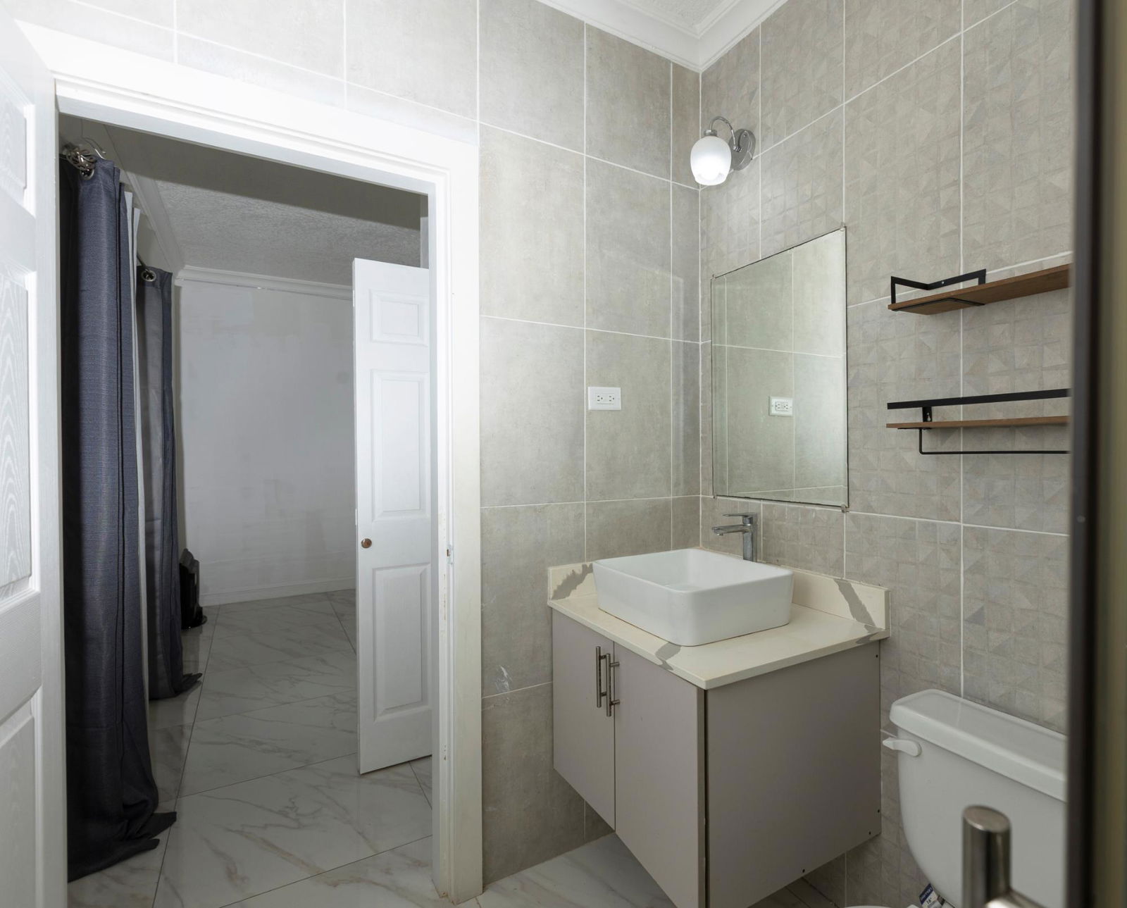 Tenth image of 220 Red Hills Road in Kingston 19, St. Andrew, Jamaica - property is For Rent