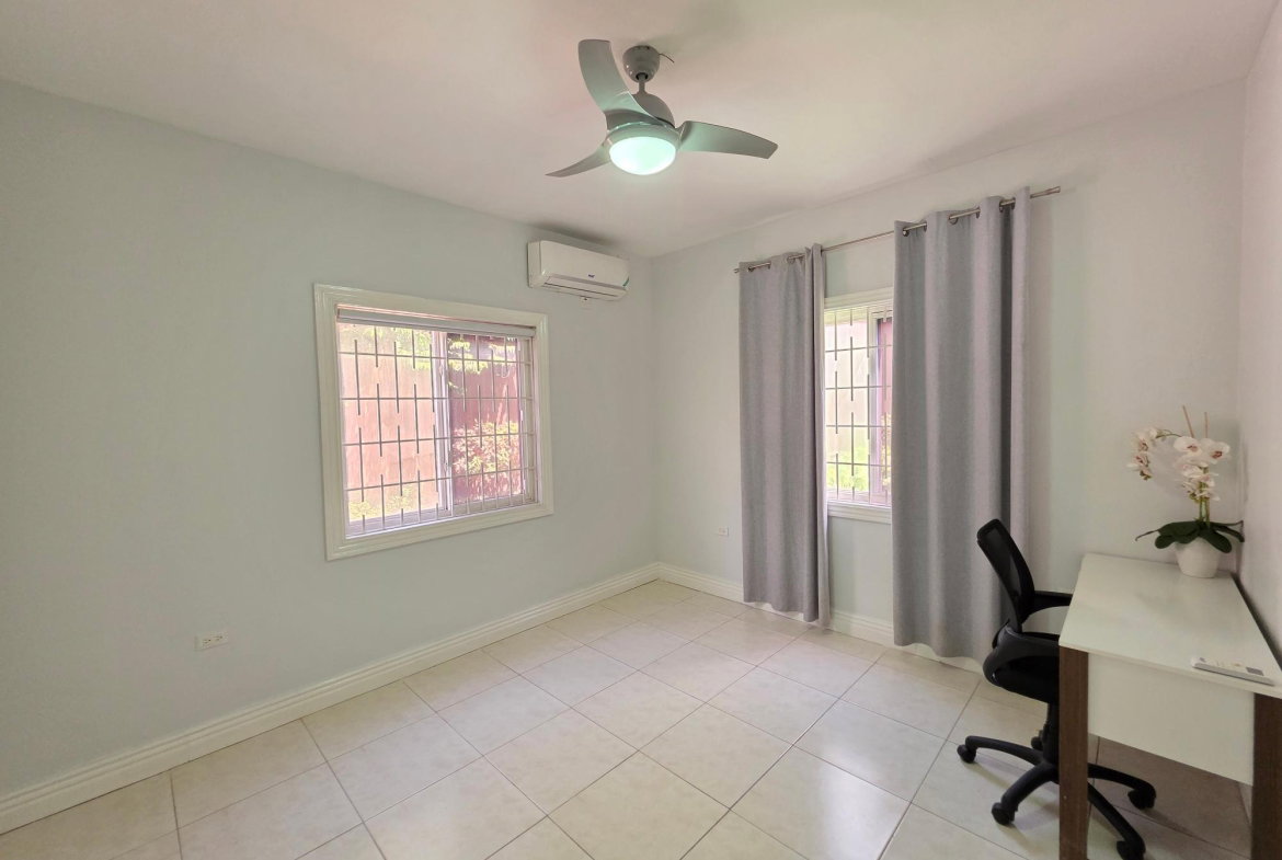 Seventeenth image of 5-21 Edinburgh Avenue in Kingston 8, St. Andrew, Jamaica - property is For Rent