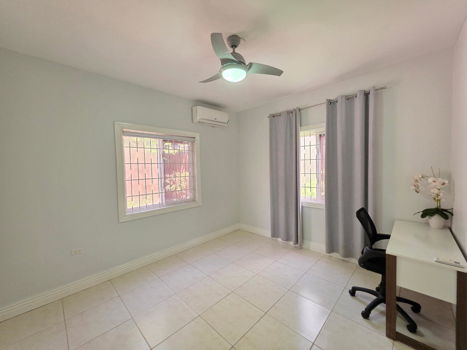 Modern-2-Bedroom-Apartment-for-Rent-in-Merrivale-St.-Andrew-Jamaica Seventeenth image of 5-21 Edinburgh Avenue in Kingston 8, St. Andrew, Jamaica - property is For Rent