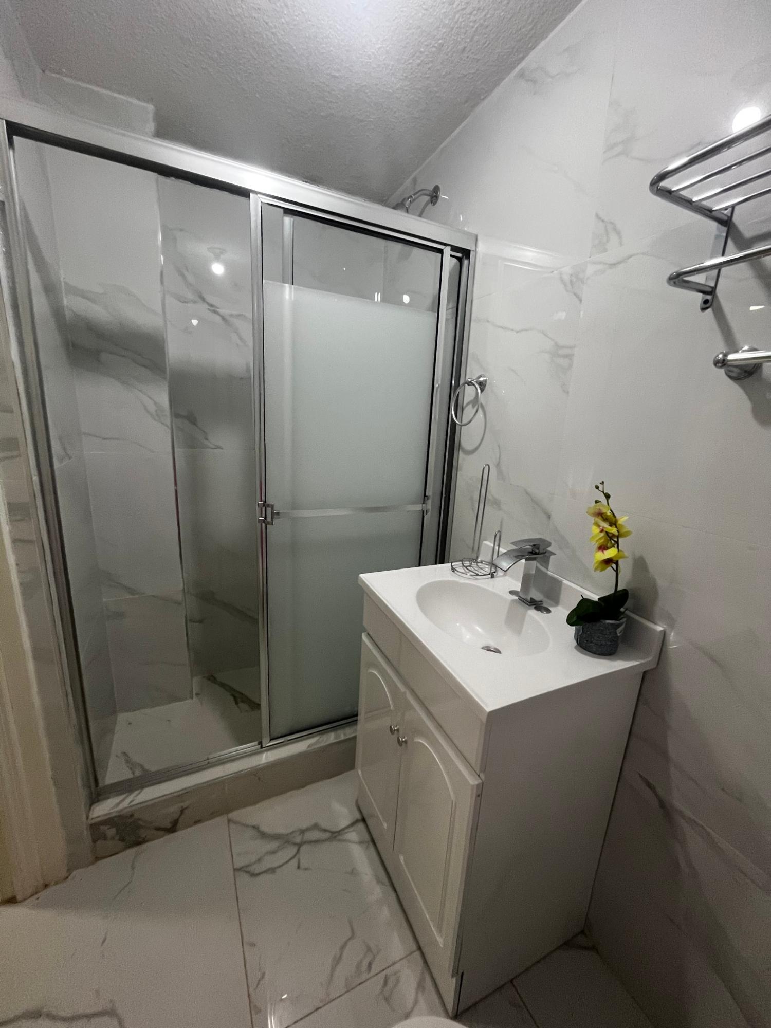 Modern-2-Bedroom-Apartment-for-Rent-in-St.-Andrew-Jamaica-4-3-Ridge-View-Close Fifth image of 4-3 Ridge View Close in Red Hills, St. Andrew, Jamaica - property is For Rent