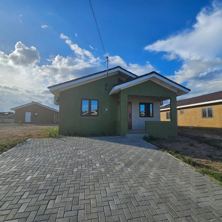 First image of 476 Oak Estate in Bernard Lodge, St. Catherine, Jamaica - property is For Rent
