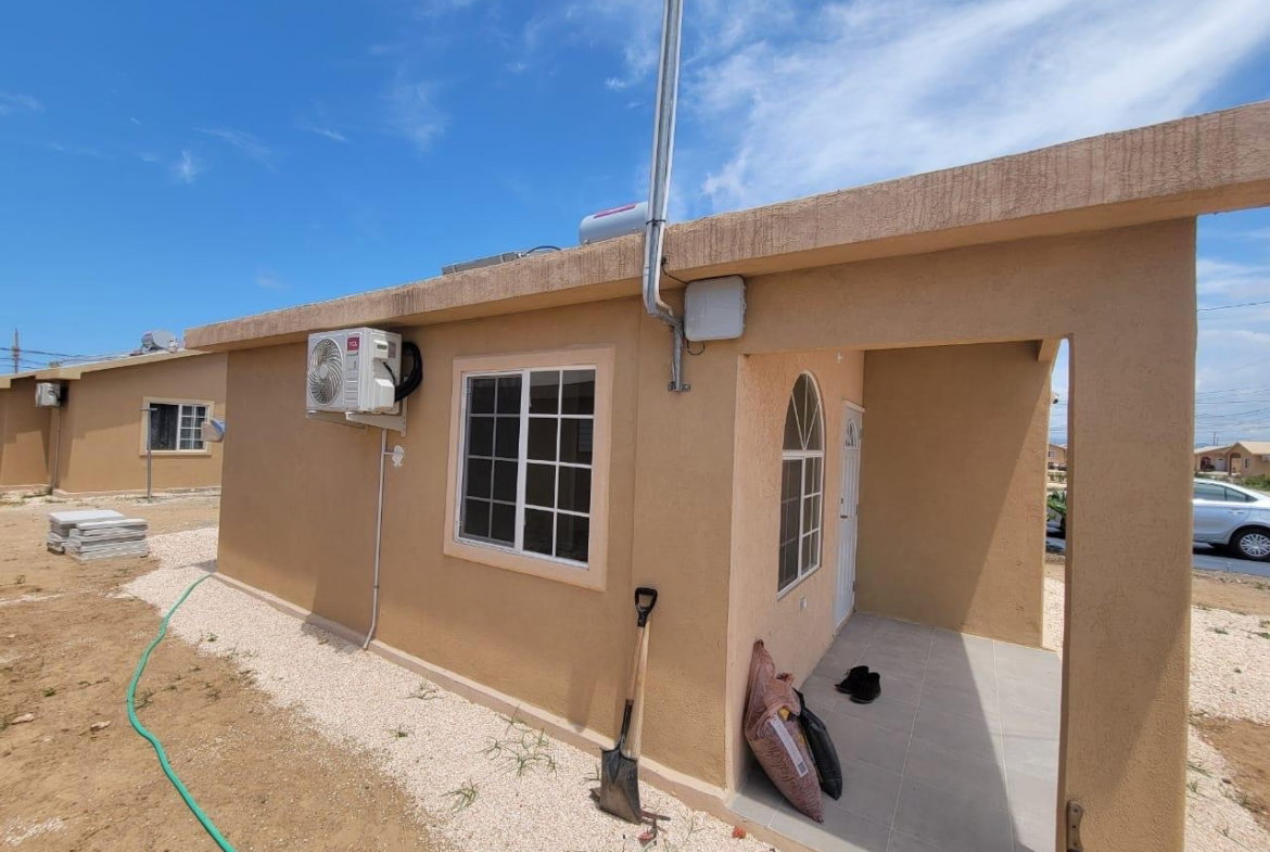 Second image of 6-483 Quartz Avenue, Phoenix pa in Phoenix Park, St. Catherine, Jamaica - property is For Rent