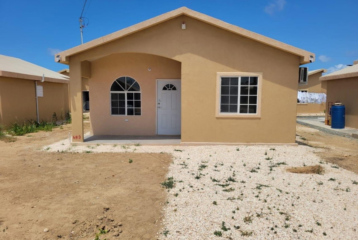 First image of 6-483 Quartz Avenue, Phoenix pa in Phoenix Park, St. Catherine, Jamaica - property is For Rent