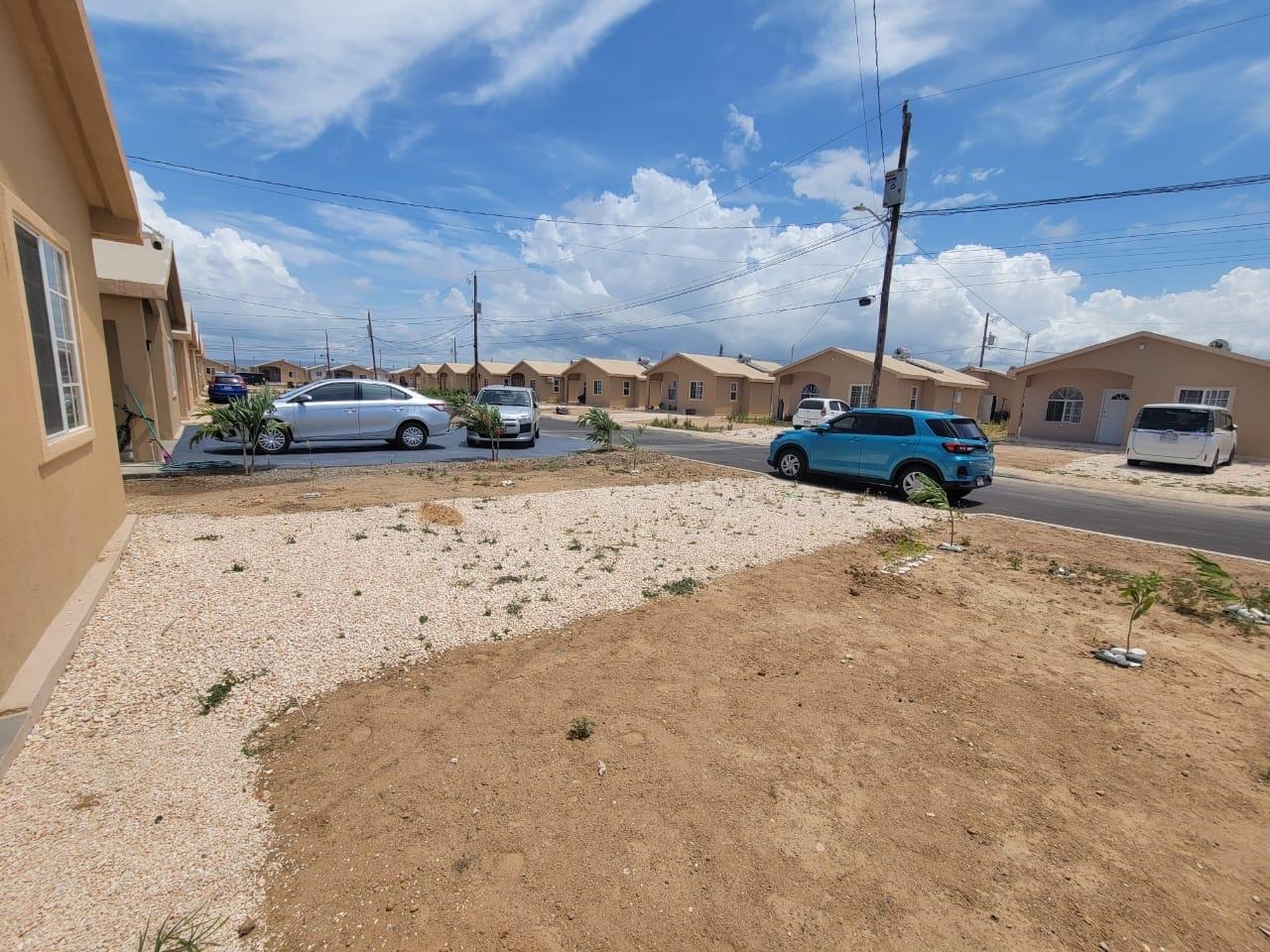 Sixth image of 6-483 Quartz Avenue, Phoenix pa in Phoenix Park, St. Catherine, Jamaica - property is For Rent