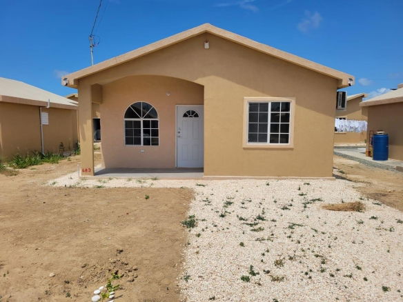 First image of 6-483 Quartz Avenue, Phoenix pa in Phoenix Park, St. Catherine, Jamaica - property is For Rent