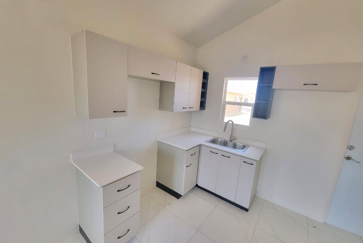 Ninth image of 6-483 Quartz Avenue, Phoenix pa in Phoenix Park, St. Catherine, Jamaica - property is For Rent