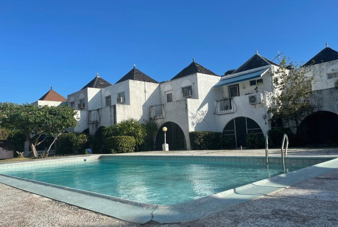Thirteenth image of T/h #29-1 Seymour Kingston 6 in Kingston 6, St. Andrew, Jamaica - property is For Rent