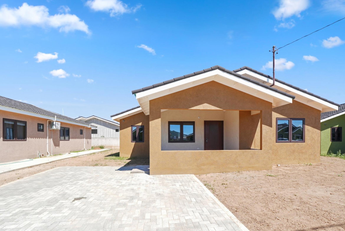 First image of 3 Oak Estate in Greater Portmore, St. Catherine, Jamaica - property is For Rent