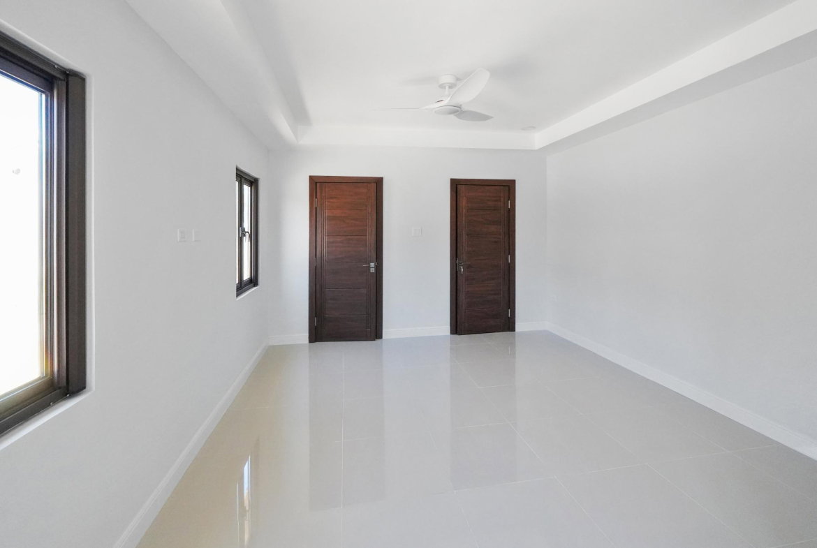 Fifth image of 3 Oak Estate in Greater Portmore, St. Catherine, Jamaica - property is For Rent