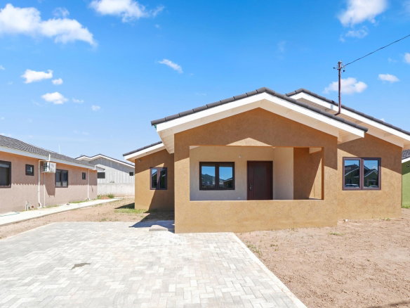 First image of 3 Oak Estate in Greater Portmore, St. Catherine, Jamaica - property is For Rent