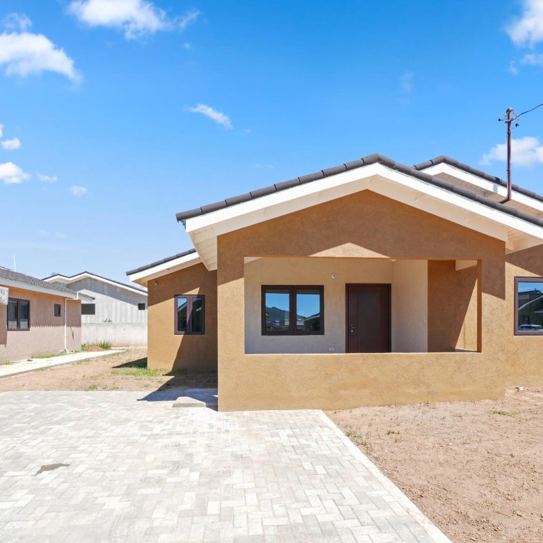 First image of 3 Oak Estate in Greater Portmore, St. Catherine, Jamaica - property is For Rent