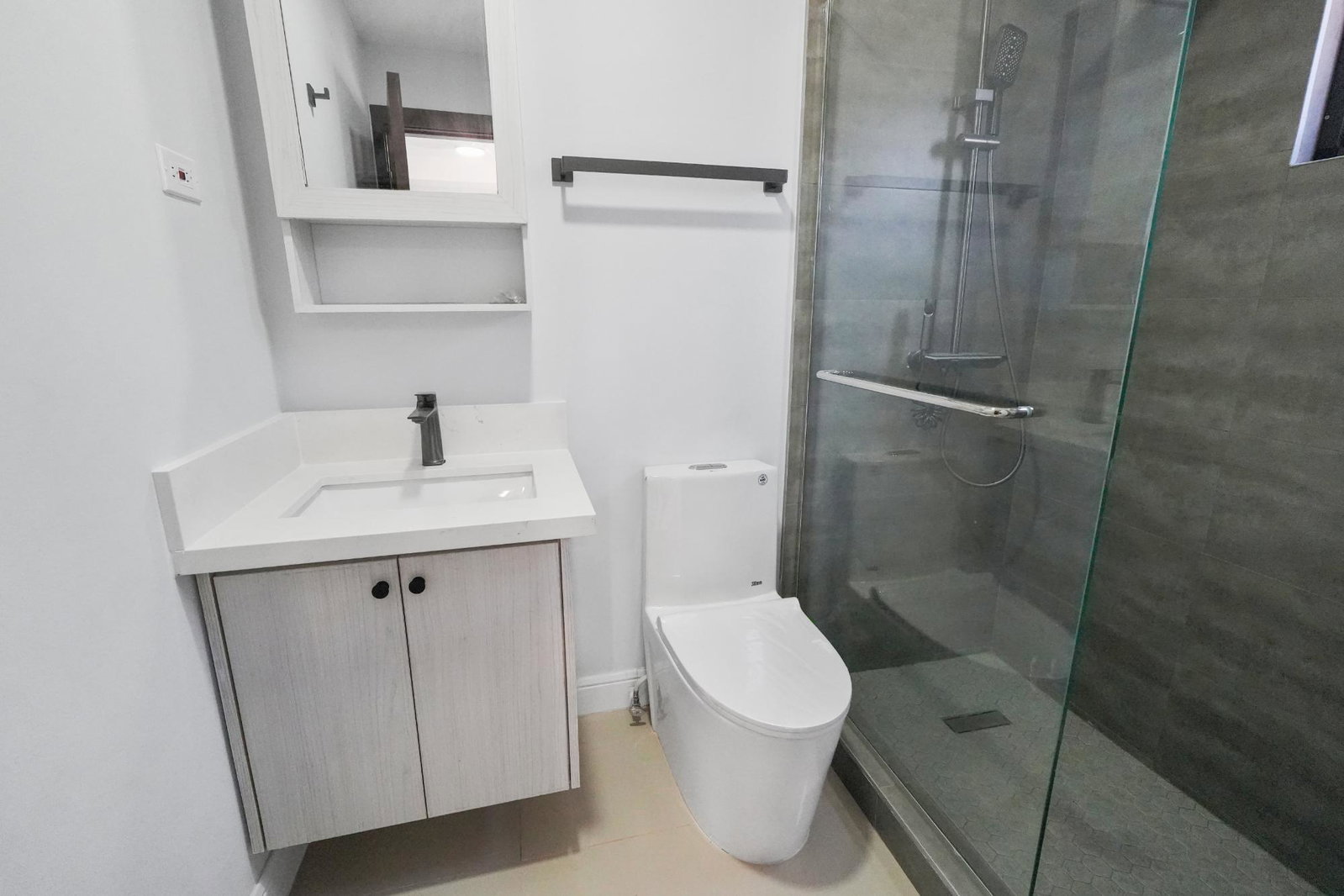 Modern-3-Bedroom-House-for-Rent-in-Oak-Estate-Portmore-St.-Catherine Ninth image of 3 Oak Estate in Greater Portmore, St. Catherine, Jamaica - property is For Rent