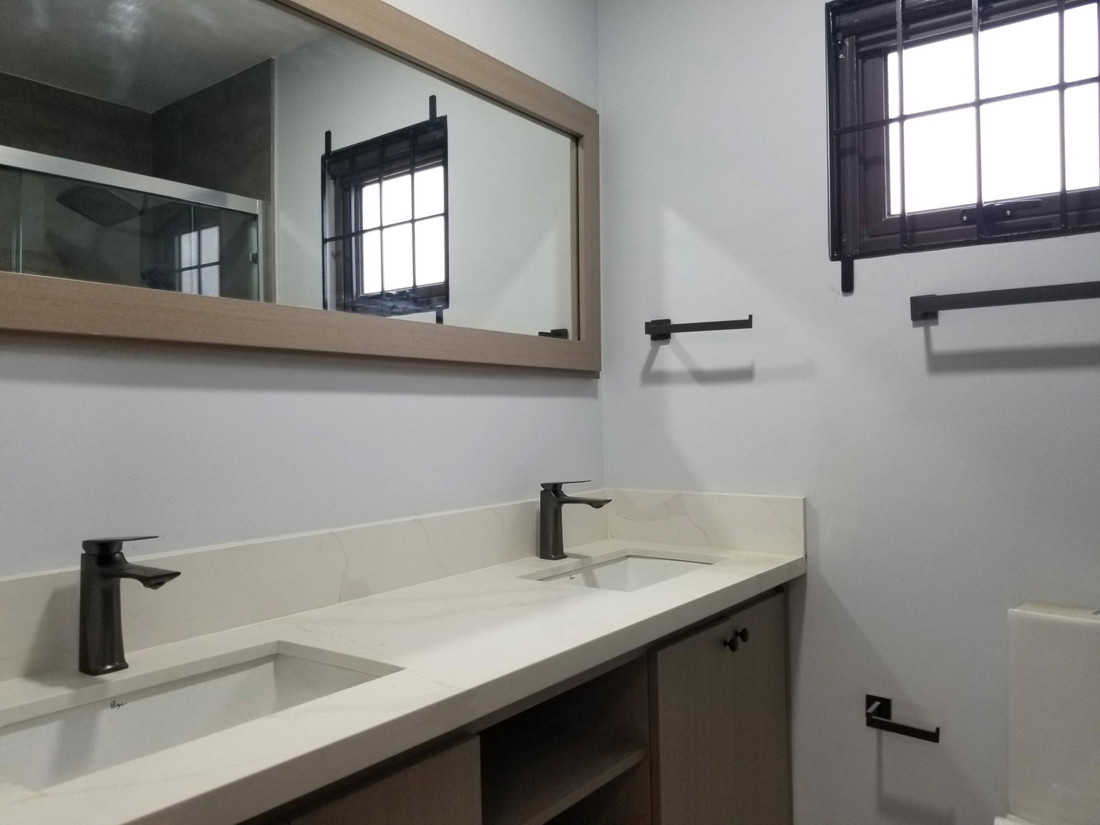 Sixteenth image of 17 Oak Estate, Bernard Lodge in Bernard Lodge, St. Catherine, Jamaica - property is For Rent