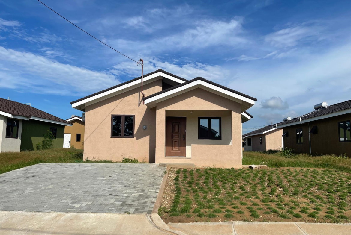 Second image of 470-470 Oak Estate in Portmore Pines, St. Catherine, Jamaica - property is For Rent