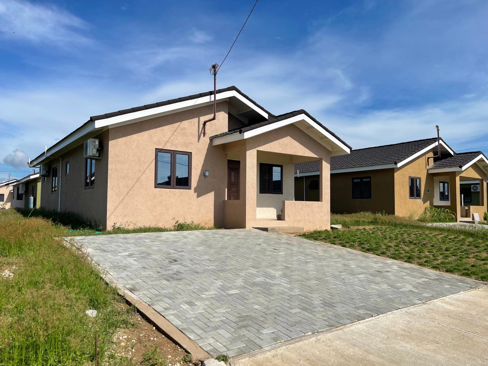 Modern-3-Bedroom-House-for-Rent-in-Oak-Estate-St.-Catherine-Jamaica Third image of 470-470 Oak Estate in Portmore Pines, St. Catherine, Jamaica - property is For Rent
