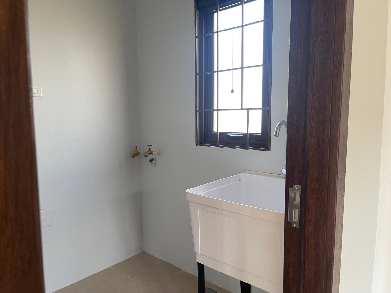 Modern-3-Bedroom-House-for-Rent-in-Oak-Estate-St.-Catherine-Jamaica Ninth image of 470-470 Oak Estate in Portmore Pines, St. Catherine, Jamaica - property is For Rent
