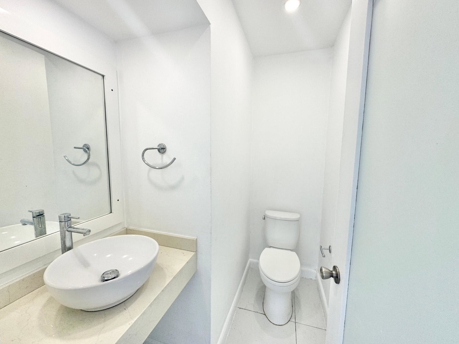 Fourteenth image of 5-4b Jacks Hill Close in Kingston 6, St. Andrew, Jamaica - property is For Rent
