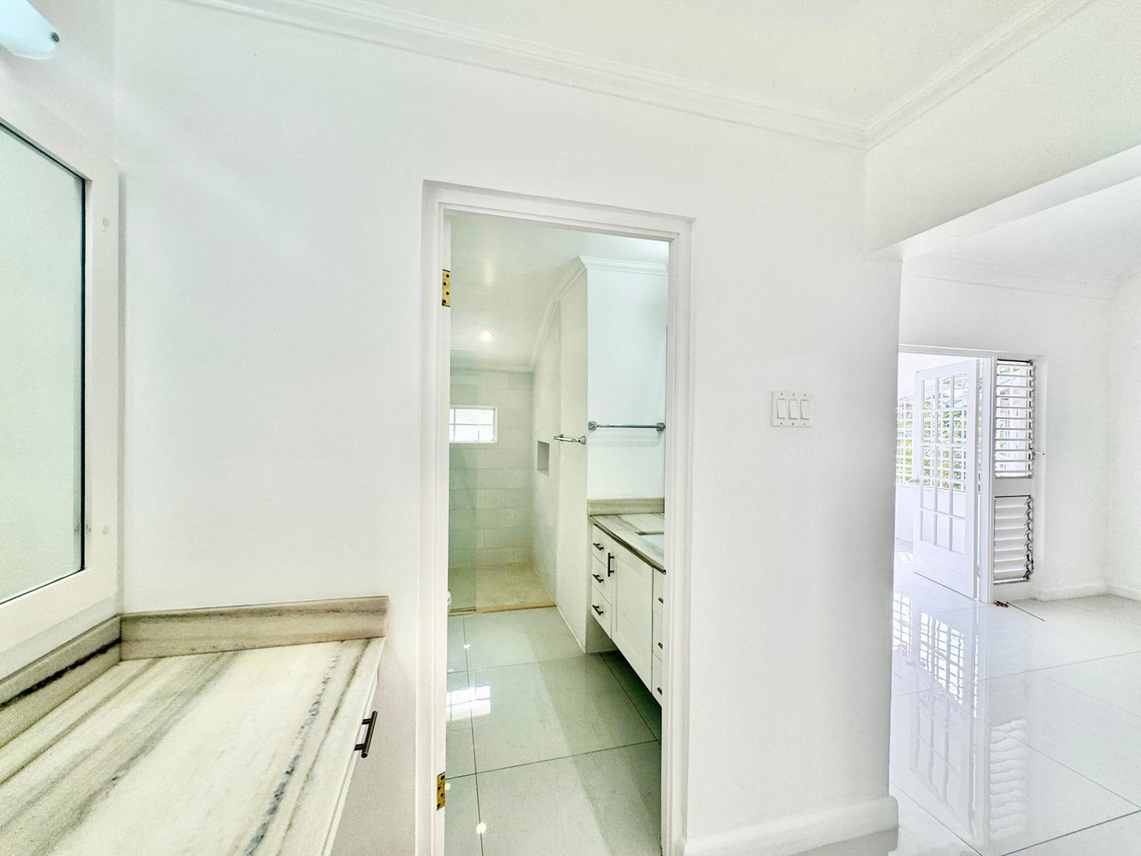 Sixteenth image of 5-4b Jacks Hill Close in Kingston 6, St. Andrew, Jamaica - property is For Rent