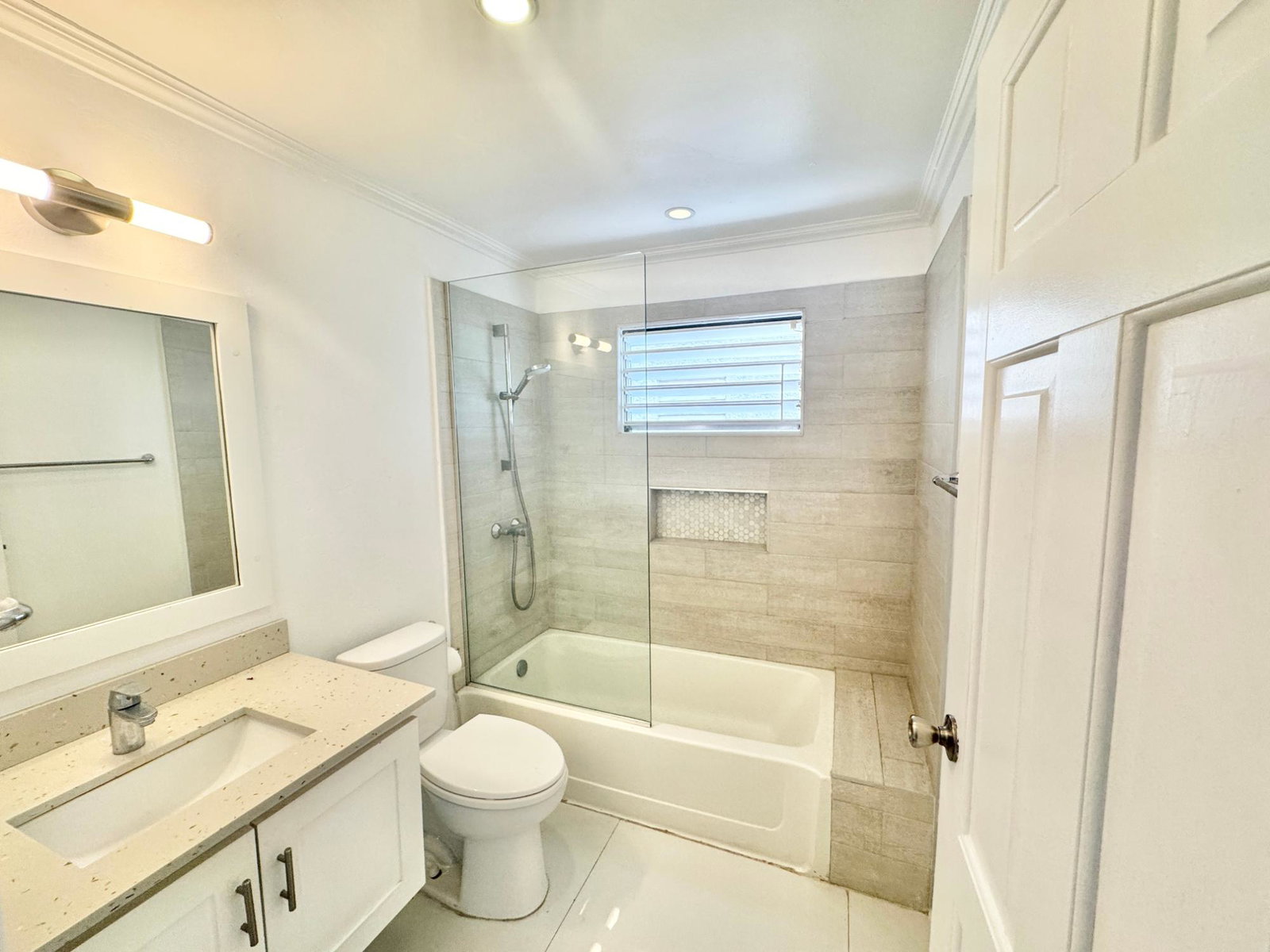 Twentieth image of 5-4b Jacks Hill Close in Kingston 6, St. Andrew, Jamaica - property is For Rent
