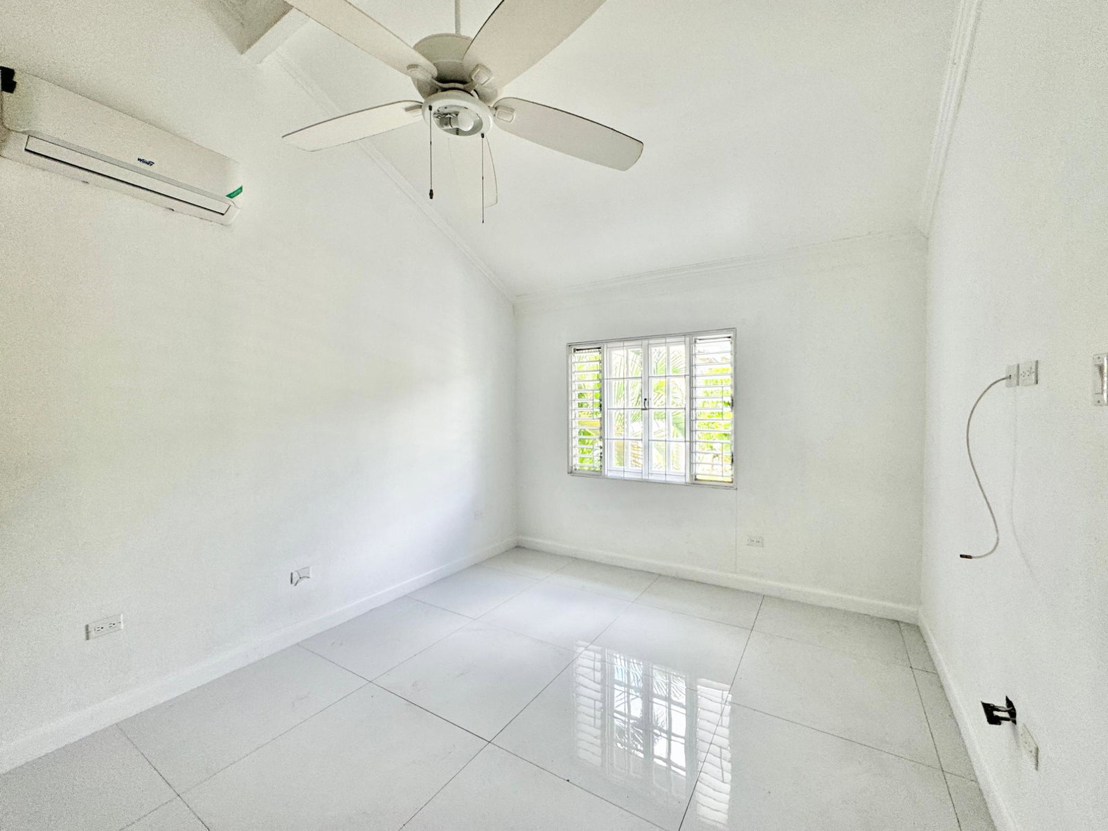 Twenty-First image of 5-4b Jacks Hill Close in Kingston 6, St. Andrew, Jamaica - property is For Rent