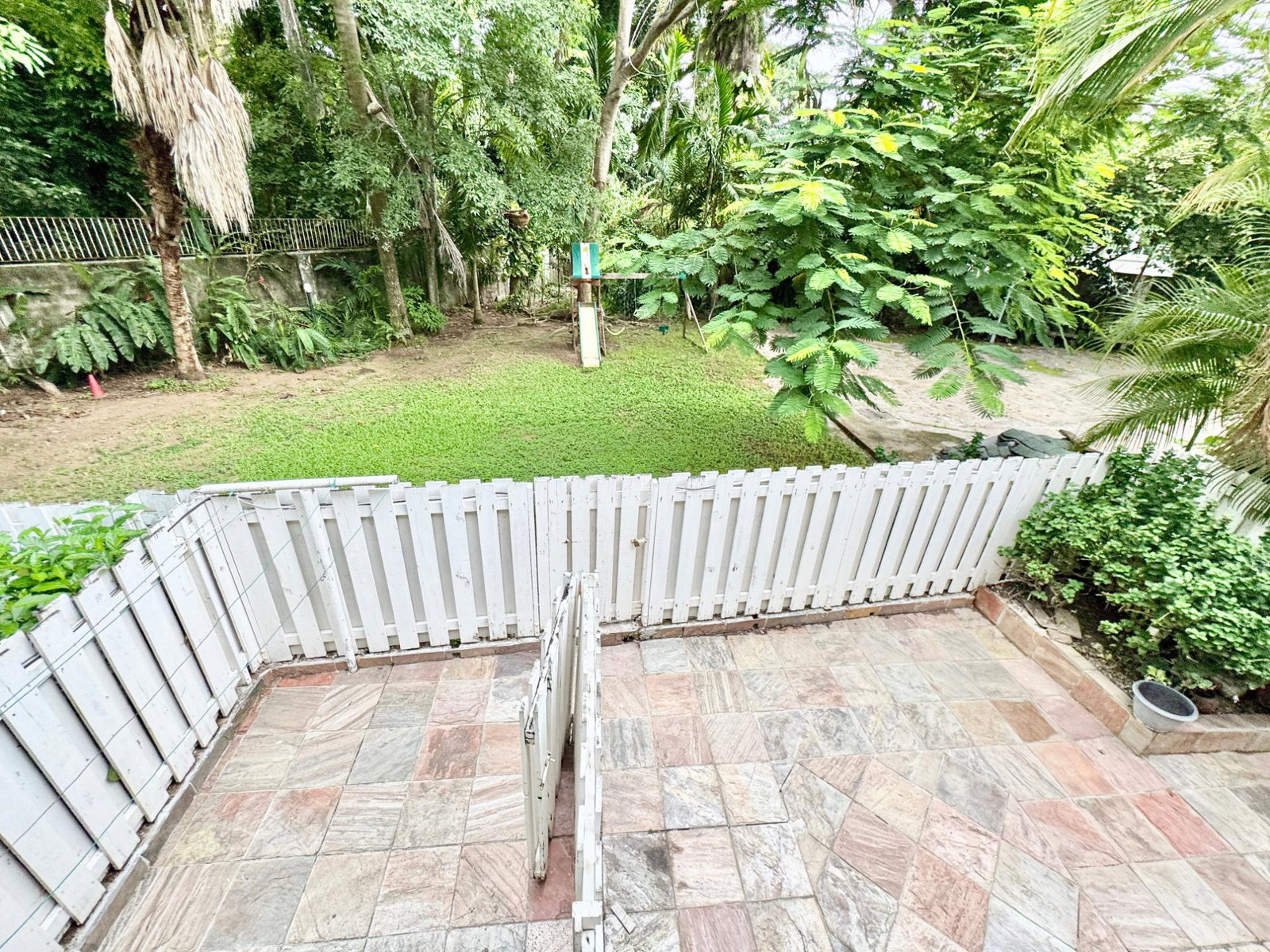 Twenty-Eighth image of 5-4b Jacks Hill Close in Kingston 6, St. Andrew, Jamaica - property is For Rent