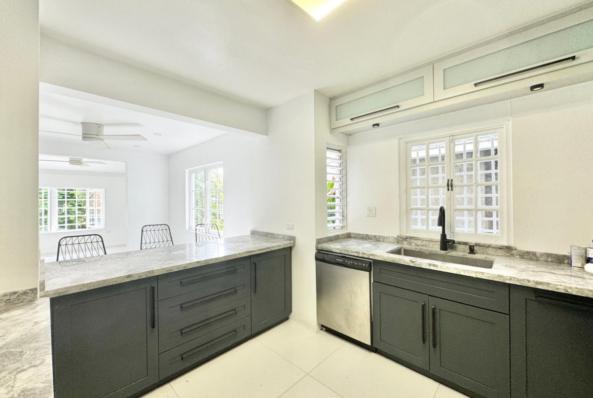 Eighth image of 5-4b Jacks Hill Close in Kingston 6, St. Andrew, Jamaica - property is For Rent