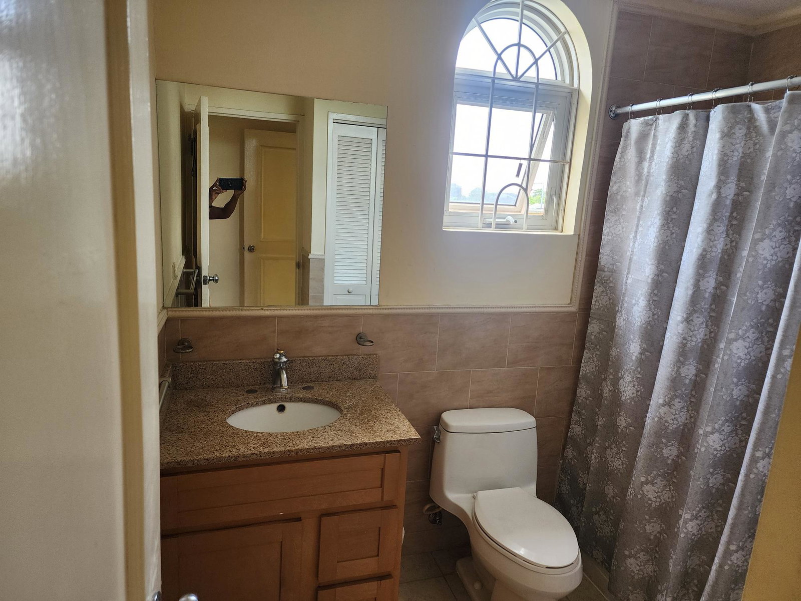 Fifteenth image of 9-3-5 Clieveden Avenue in Kingston 6, St. Andrew, Jamaica - property is For Rent