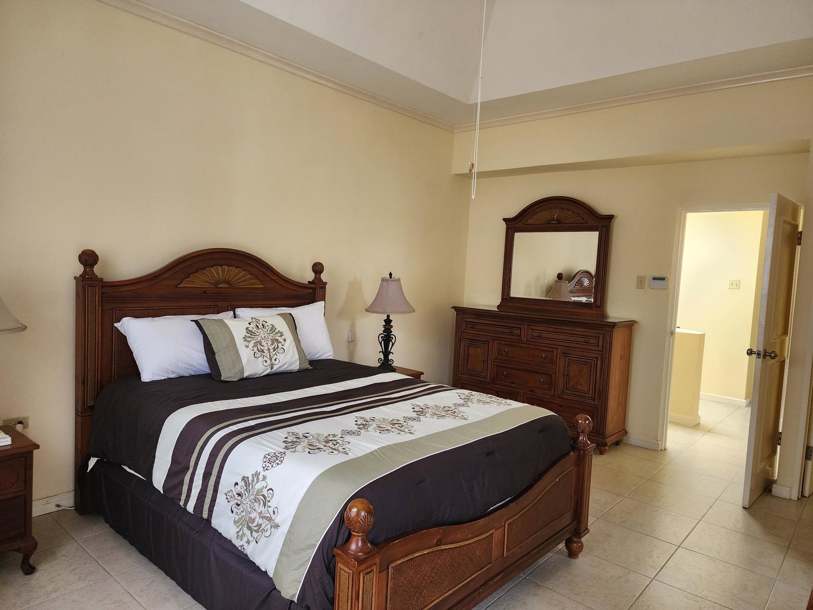 Ninth image of 9-3-5 Clieveden Avenue in Kingston 6, St. Andrew, Jamaica - property is For Rent