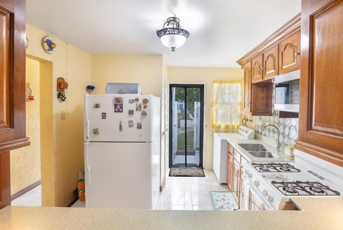 Eighth image of 14- Bonham Hill Apartments, b in Bonham Park, St. Ann, Jamaica - property is For Rent