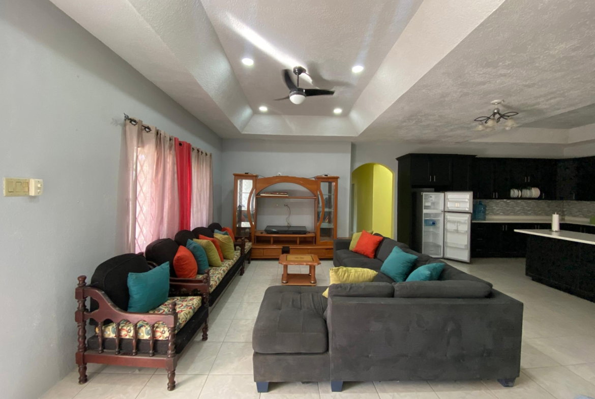 Seventh image of 7 Belvedere Road, Red Hills in Red Hills, St. Andrew, Jamaica - property is For Rent