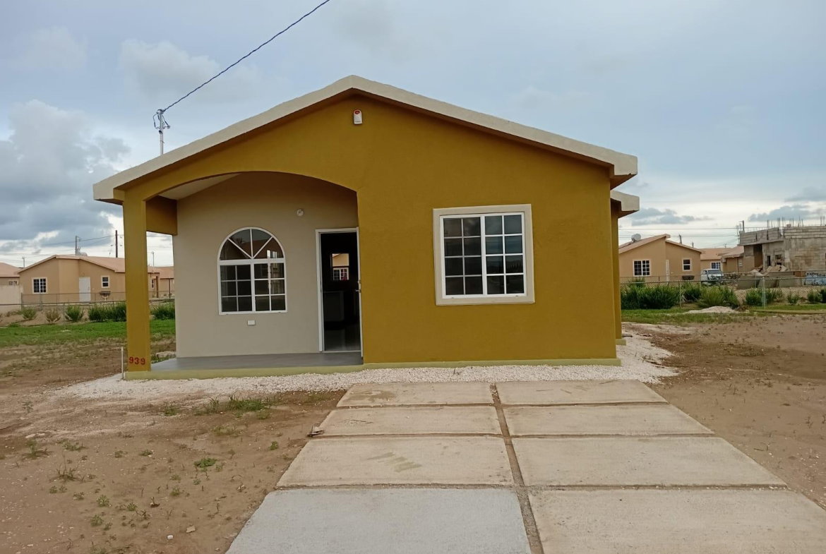 Third image of 939 40 Cayenne Crescent, Phoe in Phoenix Park, St. Catherine, Jamaica - property is For Sale