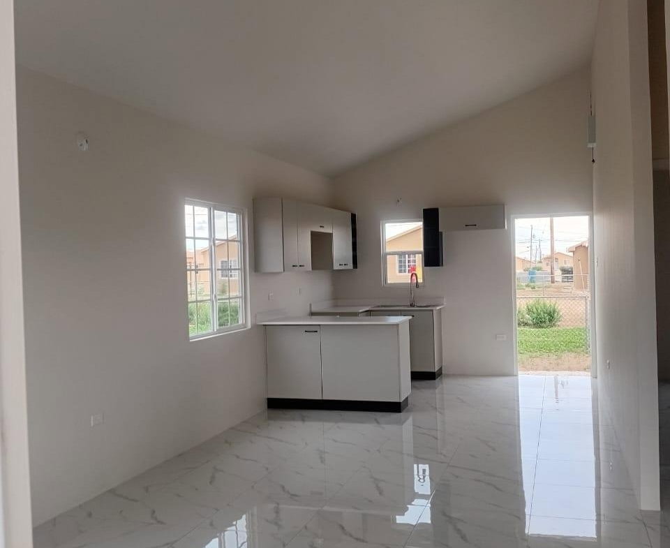 Seventh image of 939 40 Cayenne Crescent, Phoe in Phoenix Park, St. Catherine, Jamaica - property is For Sale