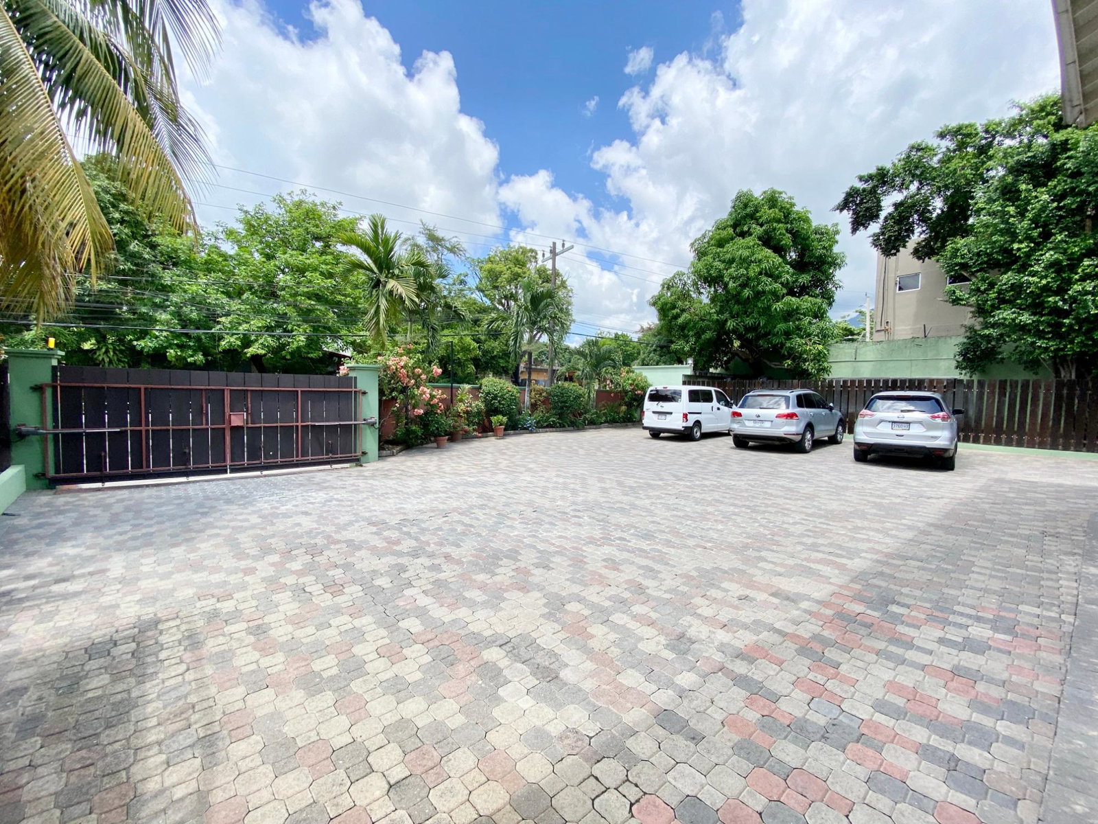 Sixth image of 1-2a Birdsucker Lane in Kingston 6, St. Andrew, Jamaica - property is For Rent
