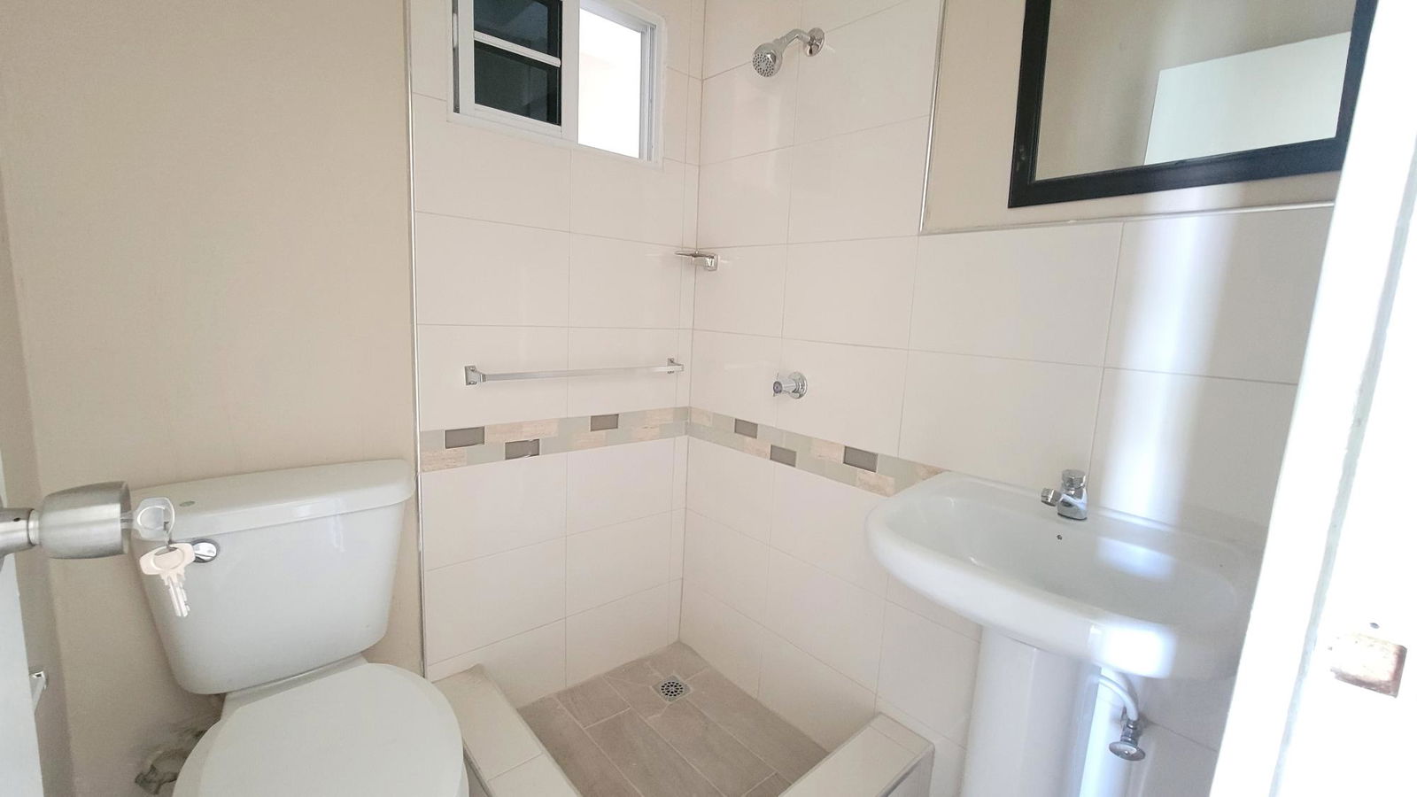 Seventh image of 135 North East 20th Street in Greater Portmore, St. Catherine, Jamaica - property is For Rent